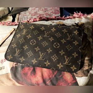 Louis Vuitton Paris Leather Monogram Pouch Wristlet NWOT